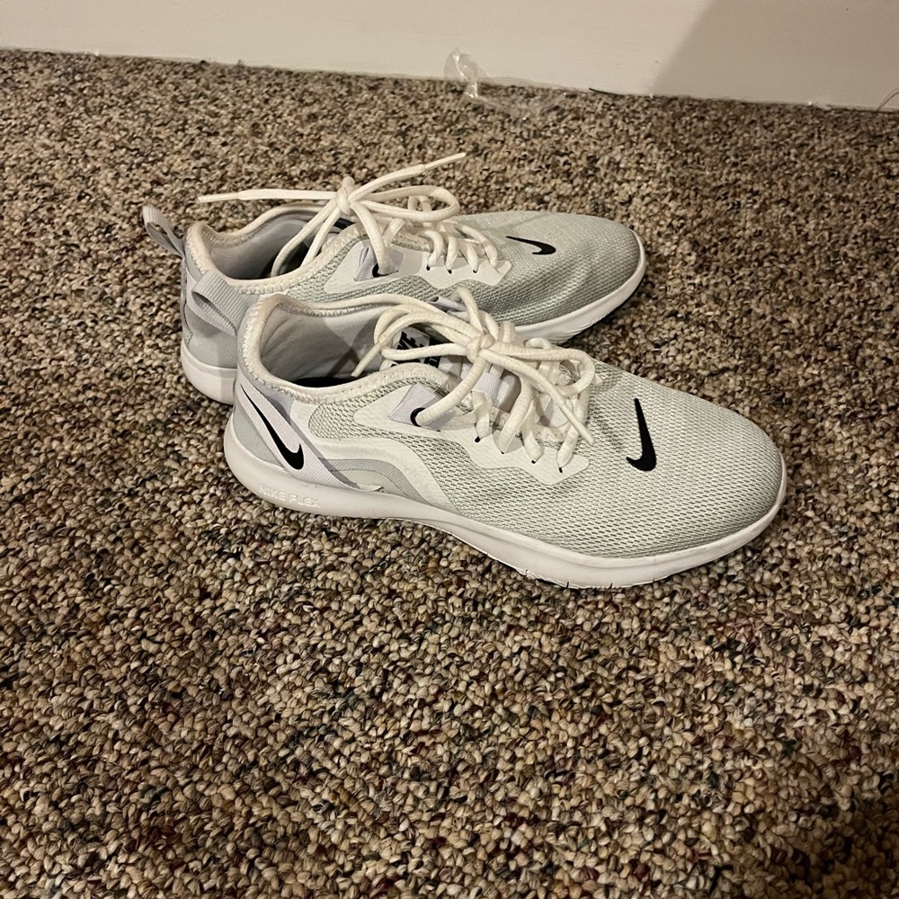 women’s running shoes
